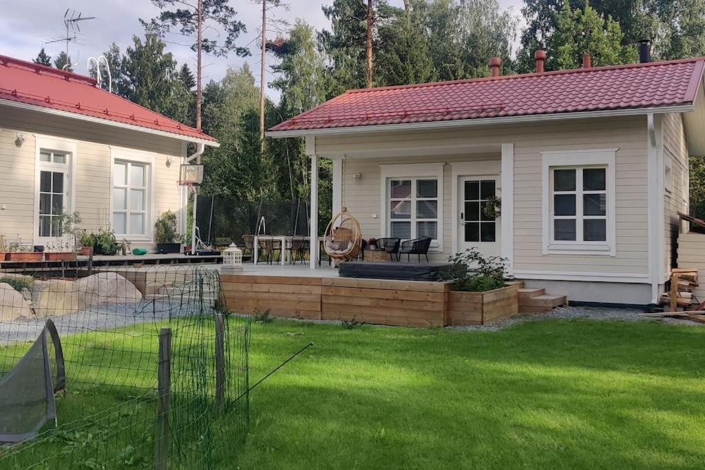 Vierastalo Koivu — 4-Star Luxury Hotel in Haemeenlinna, Finland