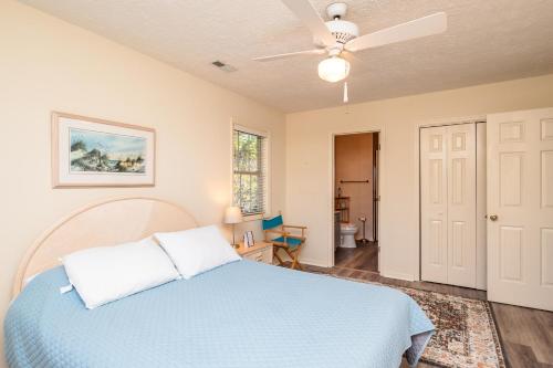 Pelican Palace by Oak Island Accommodations - photo 18