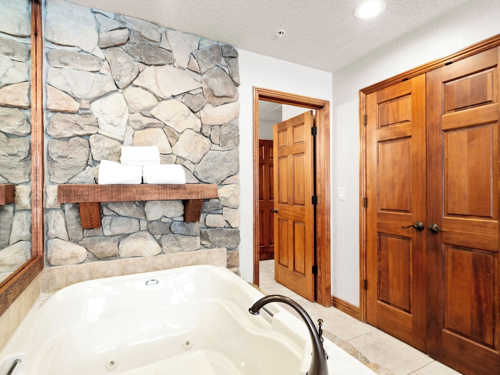Canyons Village Condos by All Seasons Resort Lodging - photo 70