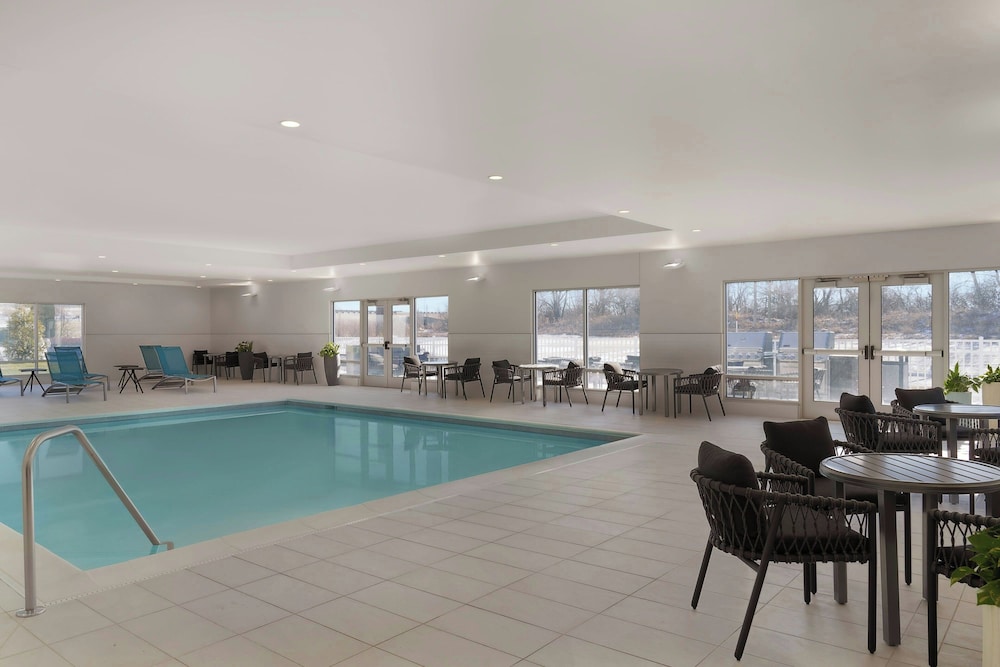 TownePlace Suites by Marriott Crown Point - photo 18