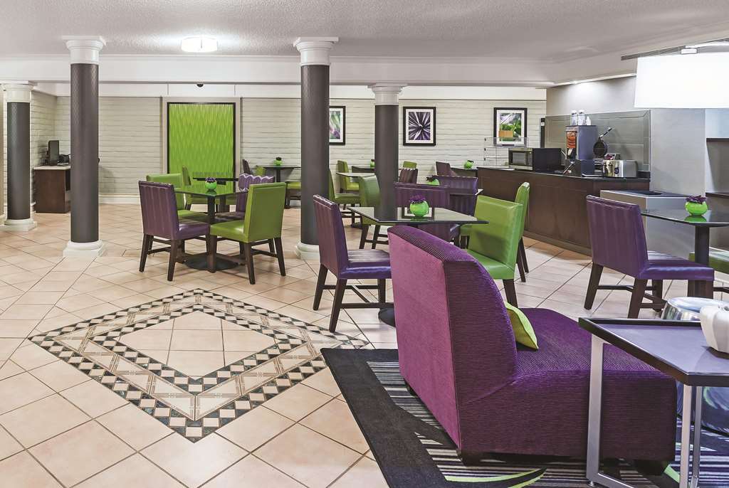 Travelodge by Wyndham Houston Cy Fair - photo 3
