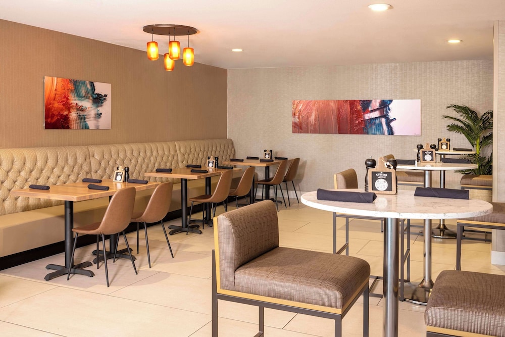 DoubleTree by Hilton Hotel San Bernardino - photo 28