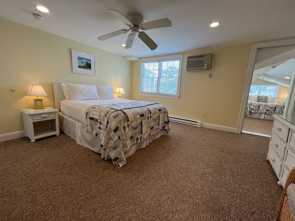 Beach Breeze Inn - photo 18