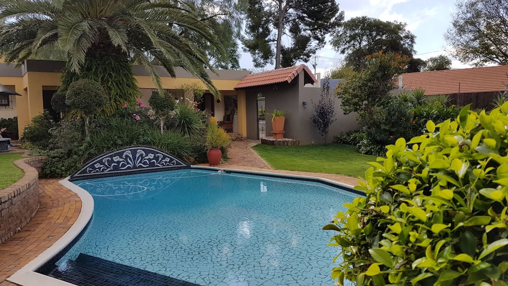 Jubilee Lodge Guest House — 4-Star Luxury Hotel in Randburg, South Africa
