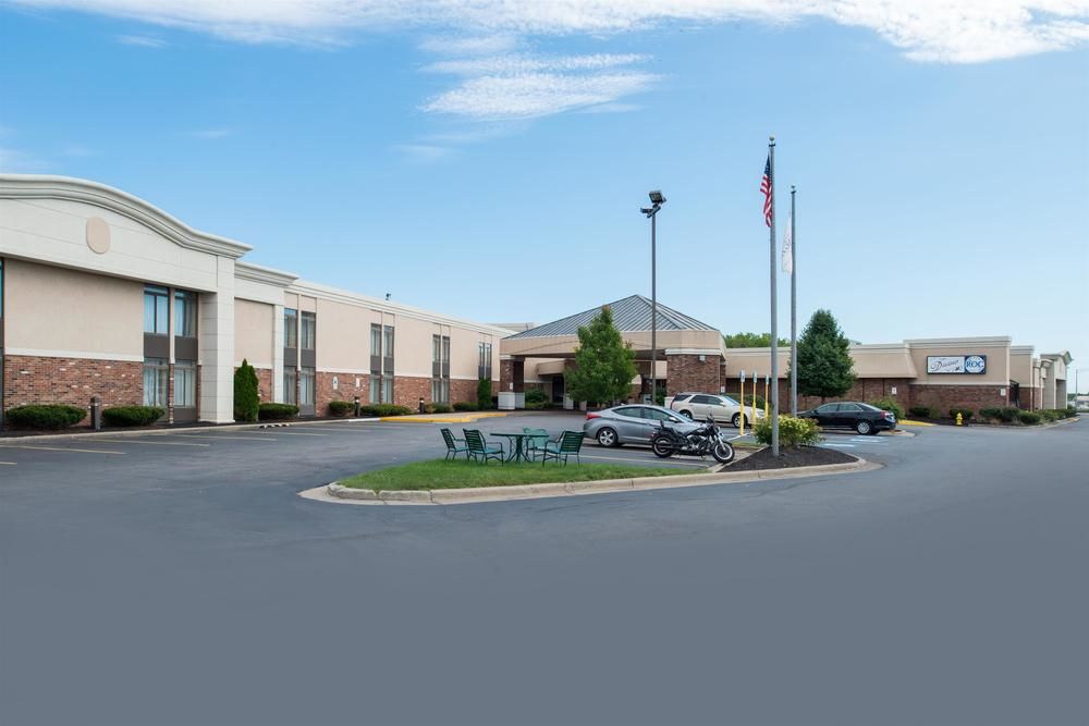 Ramada Plaza Rochester Airport - photo 125
