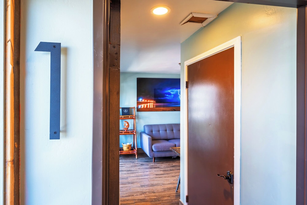 Nomads Hotel Near San Clemente Pier - photo 28