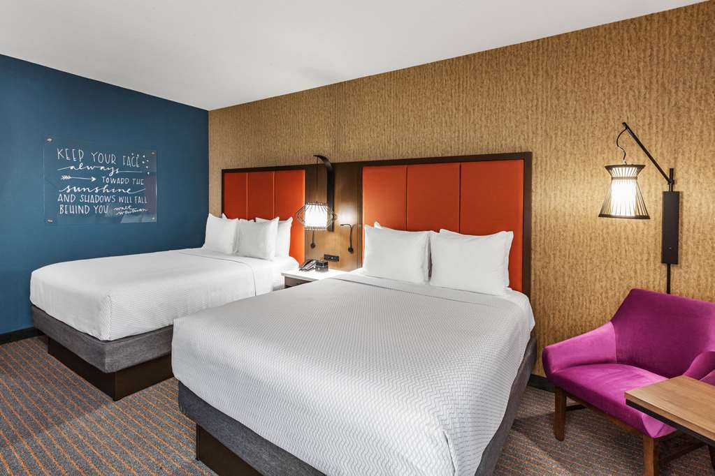 La Quinta Inn & Suites by Wyndham Houston East at Sheldon Rd - photo 16