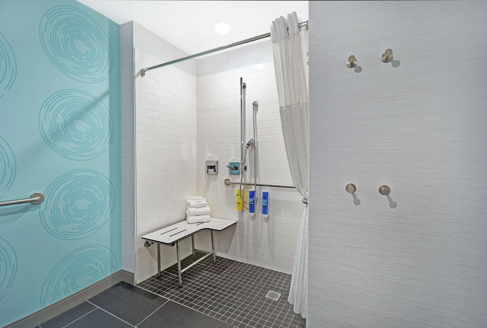 Tru by Hilton Grand Rapids Airport - photo 15