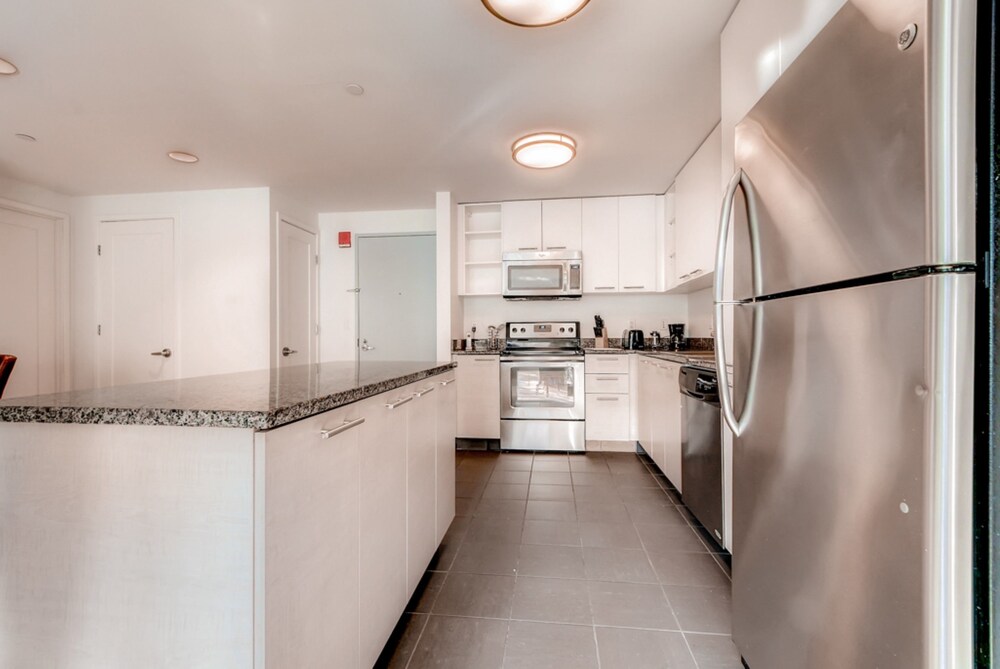 Global Luxury Suites at Kendall Square - photo 10
