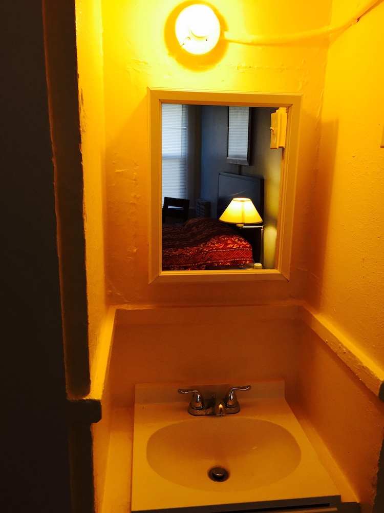 Aldrich Hotel - photo 17