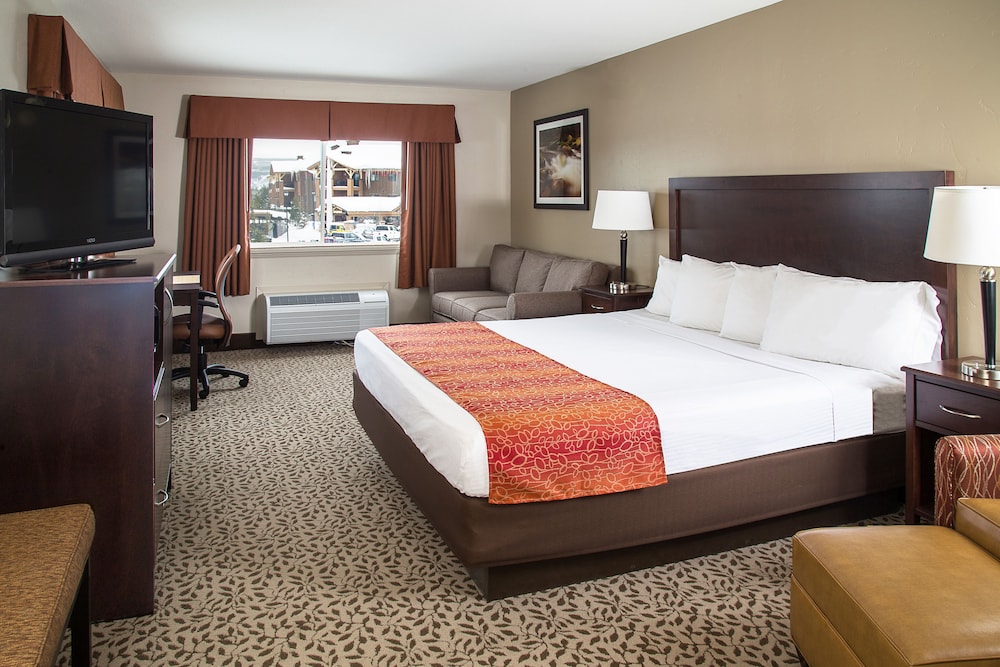Gray Wolf Inn & Suites - photo 8