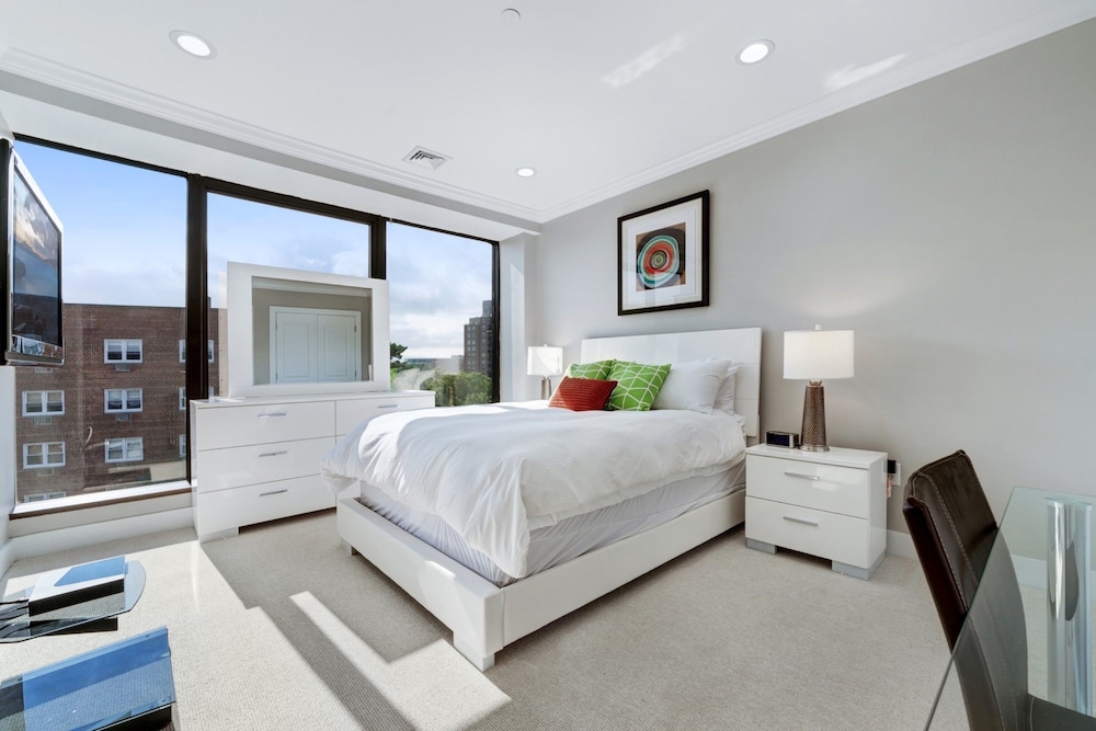 Global Luxury Suites on Prospect Street - photo 18