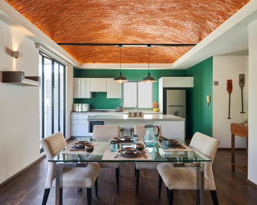 Amazinn Stay Cdmx Roma Condesa — 4-Star Luxury Hotel in Mexico City, Mexico