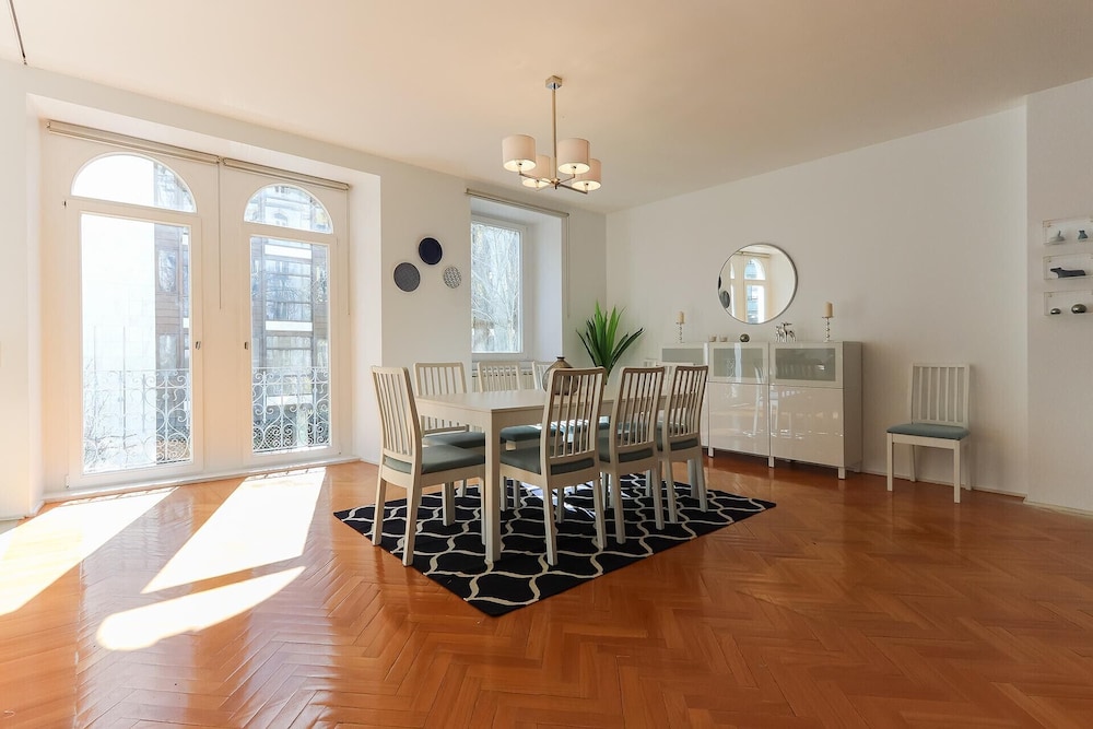 Marquês de Pombal Deluxe by Homing — 4-Star Luxury Hotel in Lisbon, Portugal