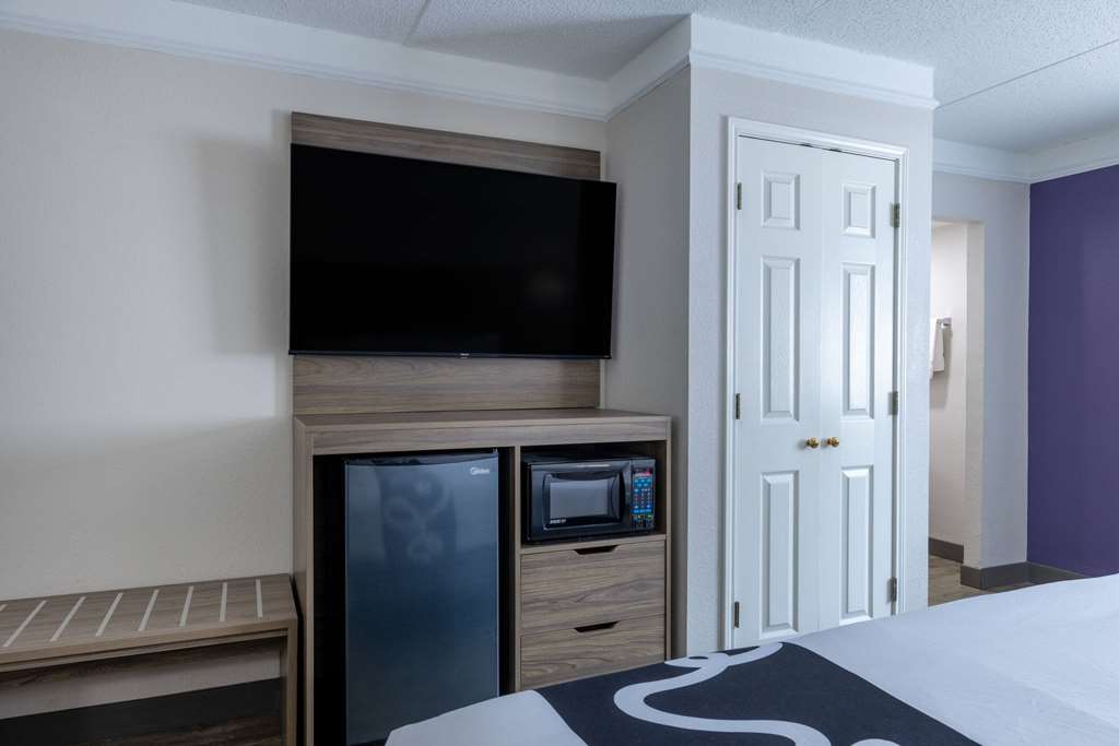 La Quinta Inn by Wyndham Kansas City Lenexa - photo 23