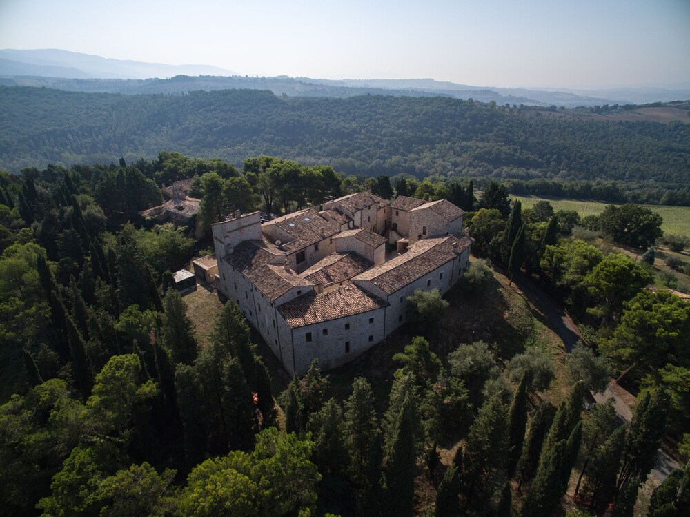 Abbazia Ortodossa di San Martino — hotel in Todi