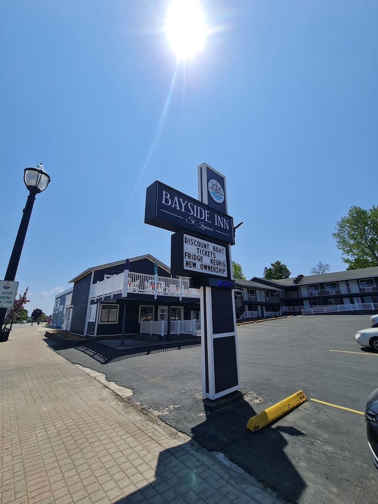 Bayside Inn - last minute hotel in Saint Ignace