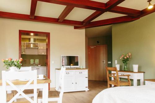 Villa Filmowiec — 4-Star Luxury Hotel in Polanica-Zdroj, Poland