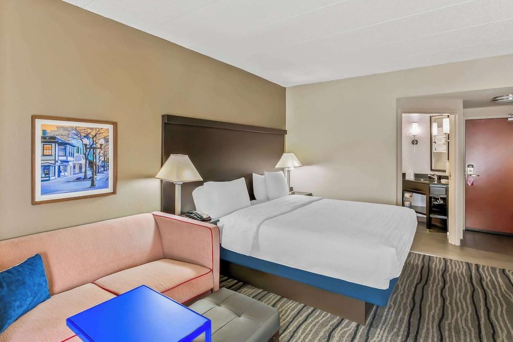 Hampton Inn Bowie - photo 19