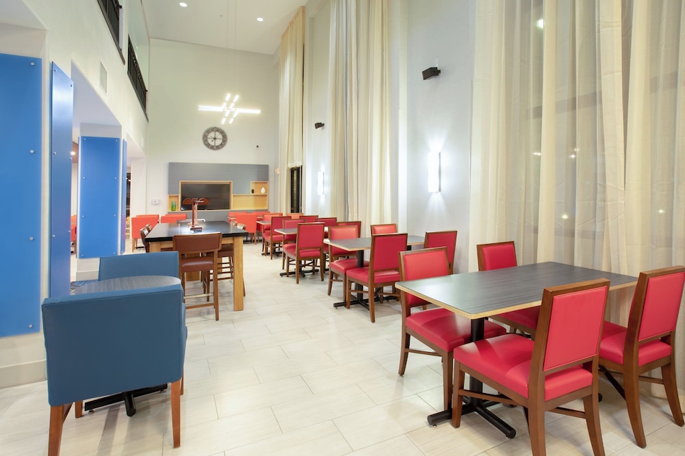 Holiday Inn Express & Suites Phoenix Glendale Sports Dist by IHG - photo 47