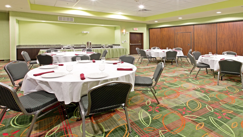 Holiday Inn Garland by IHG - photo 43