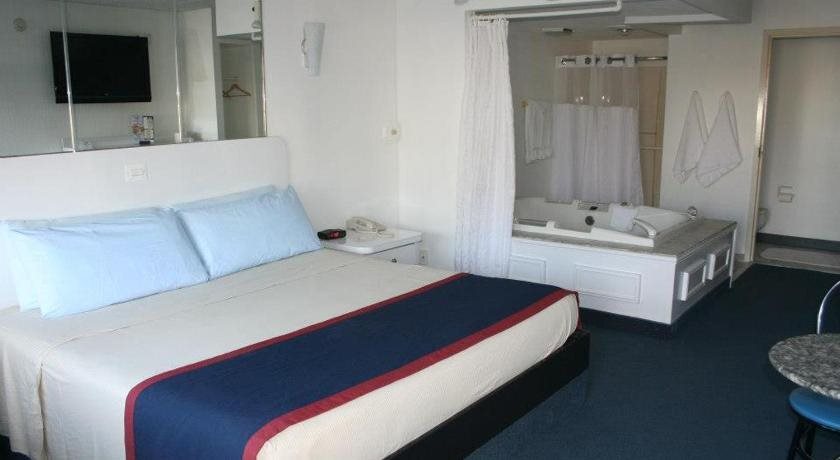 Feather Nest Inn - photo 2