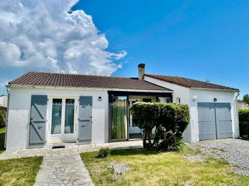 Le Colibri - carbon neutral hotel in Angles