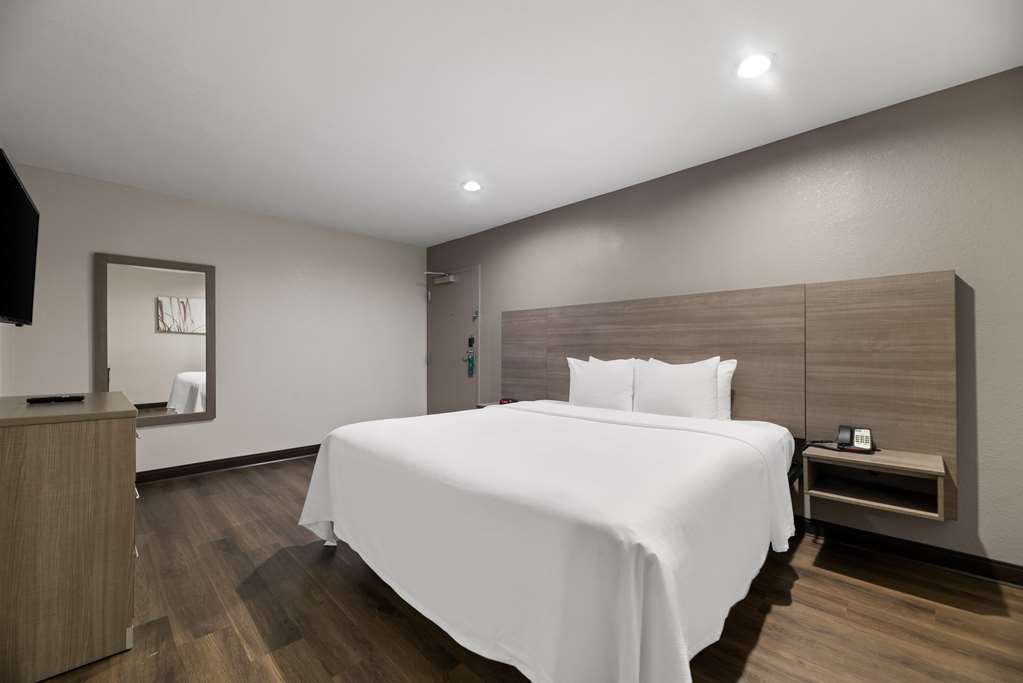 Quality Suites Wildwood The Villages - photo 8