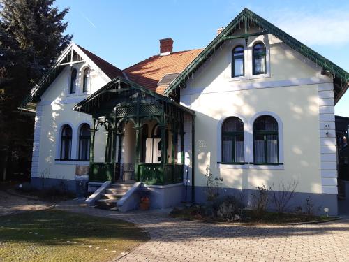 Szalay Villa — 4-Star Luxury Hotel in Veszprem, Hungary