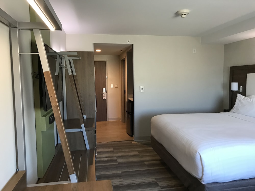 Holiday Inn Express & Suites Miami Airport East by IHG - photo 7