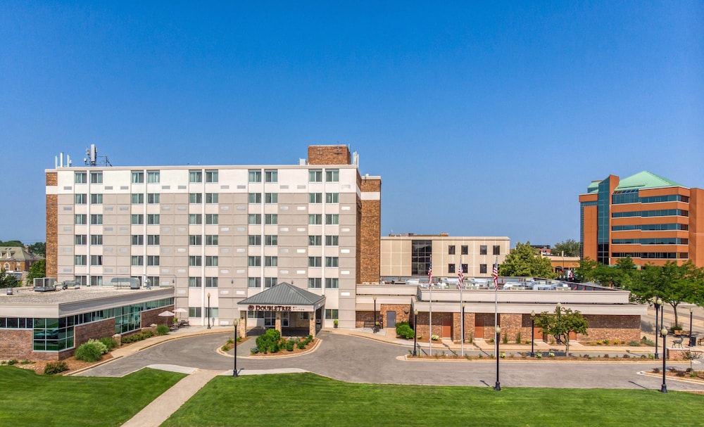 DoubleTree by Hilton Neenah - photo 62