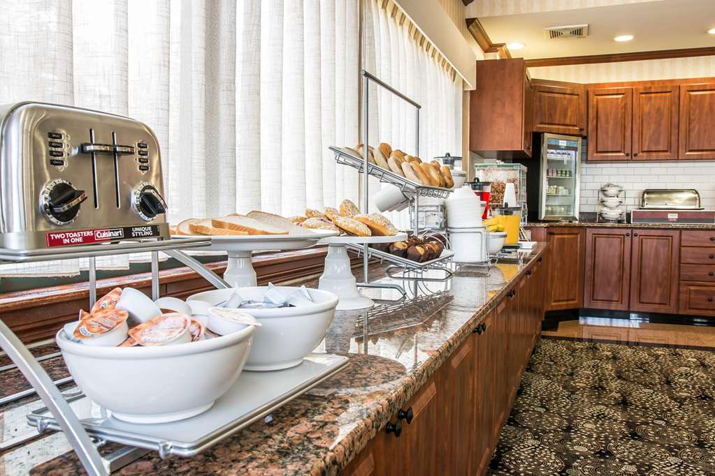 Comfort Suites Canton Detroit - photo 27
