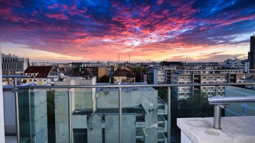 SkyVibe Penthouse BPCentral — 4-Star Luxury Hotel in Budapest, Hungary