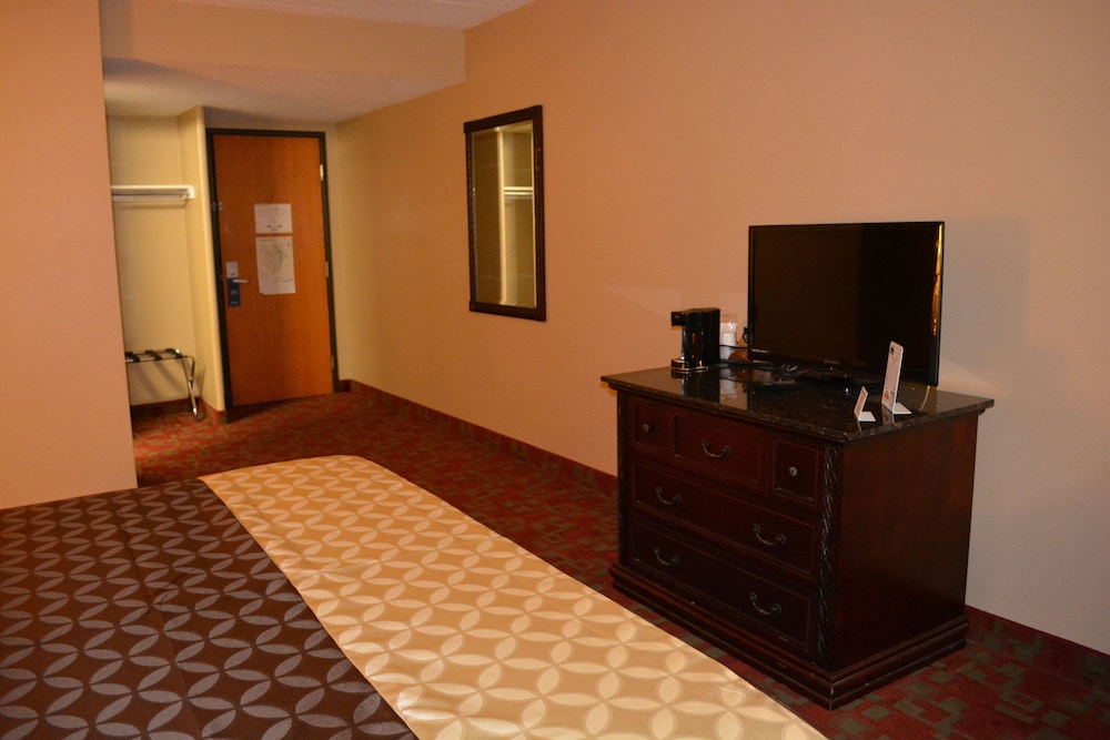 Travelodge Grand Forks - photo 12