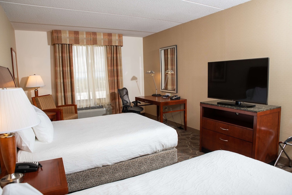 Hilton Garden Inn Erie - photo 10