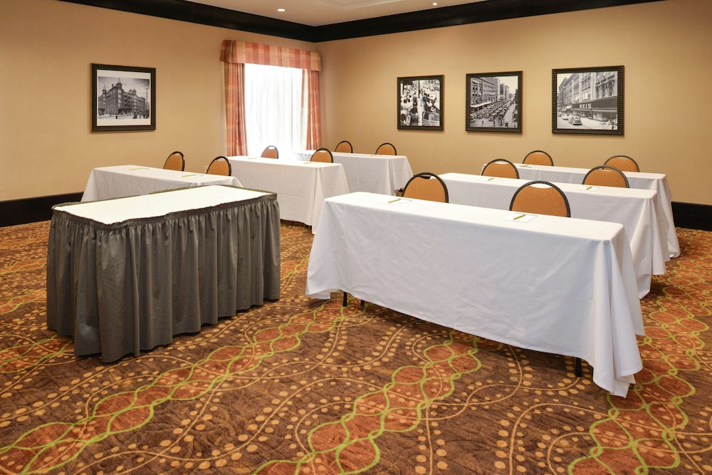 Hilton Garden Inn Terre Haute - photo 90