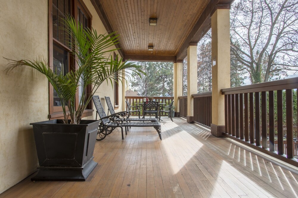 Naramata Heritage Inn & Spa in Penticton, Canada