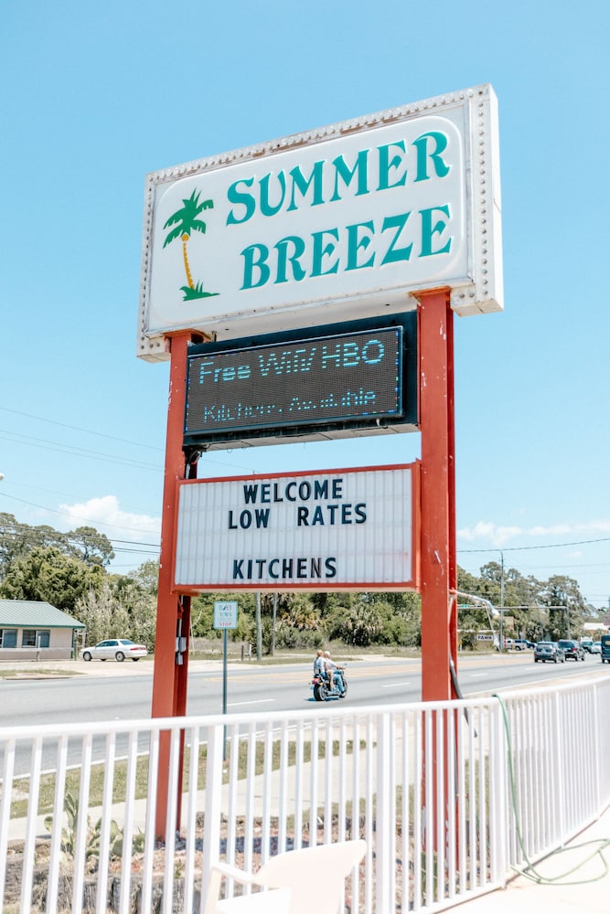 Summer Breeze Motel - photo 40
