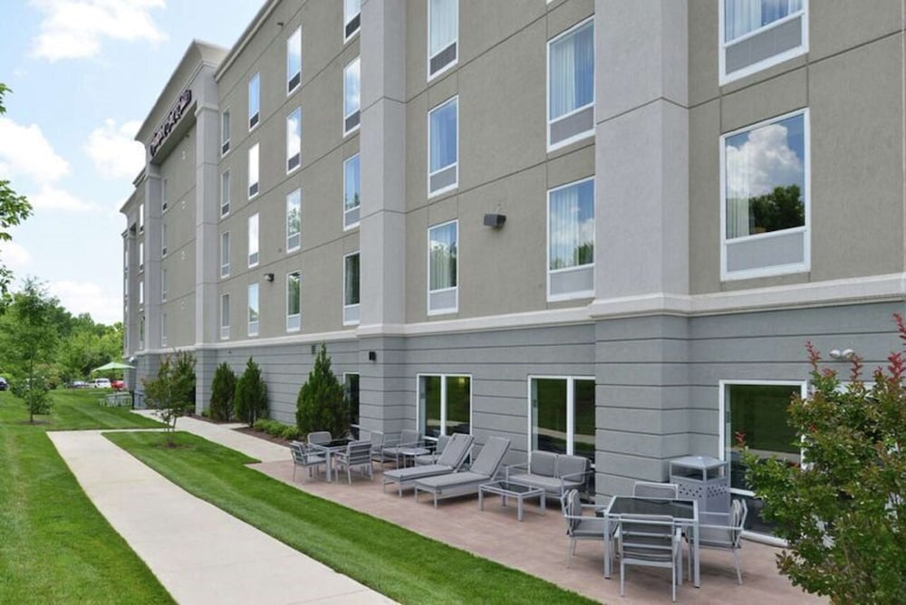 Hampton Inn & Suites Greensboro Coliseum Area - photo 83