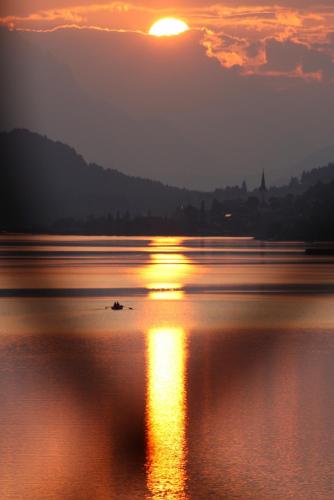 Der Ronacherfels Waterfront Hotel in Unknown City, Austria