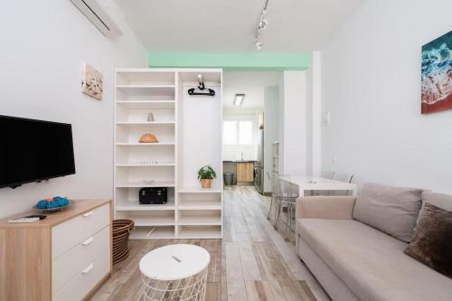 Nice Flat at Street Level Madrid Rio Tri Pedrero
