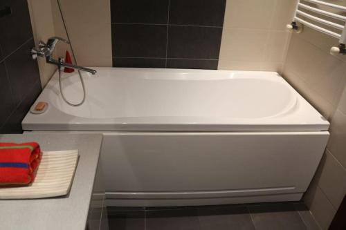 Tsiklauri Luxurious Apartment in the City Centre