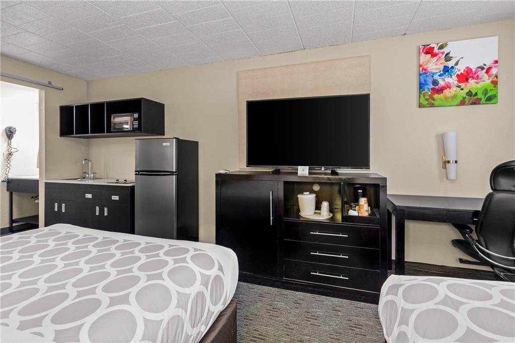 Suburban Studios Altoona — hotel in Altoona