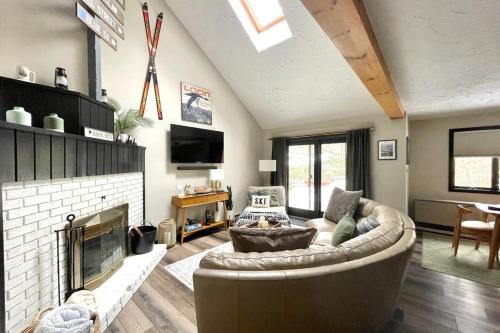 Cozy Condo In The Woods — 4-Star Luxury Hotel in Lincoln, United States