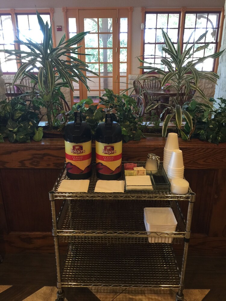 Texas Hill Country Hotel By Holiday Creek - photo 23