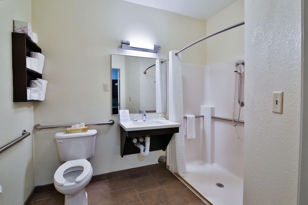 Candlewood Suites Bismarck by IHG - photo 7