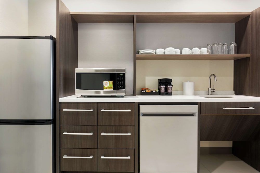 Home2 Suites by Hilton Houston Pearland - photo 23