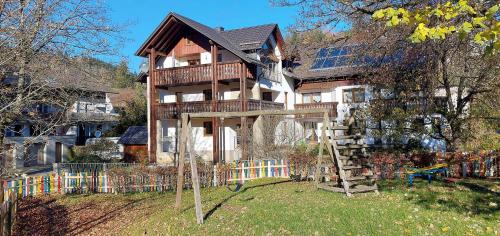 Ferienwohnung Ebert — 4-Star Luxury Hotel in Steinwiesen, Germany