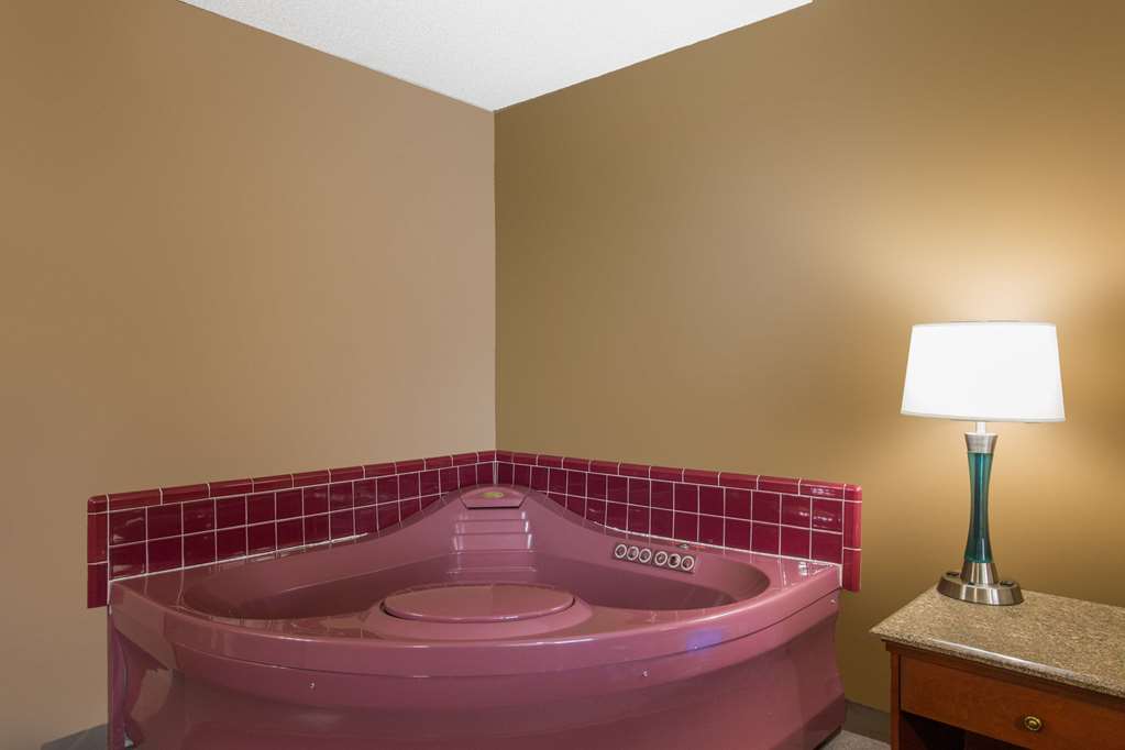 Super 8 by Wyndham Baker City - photo 35