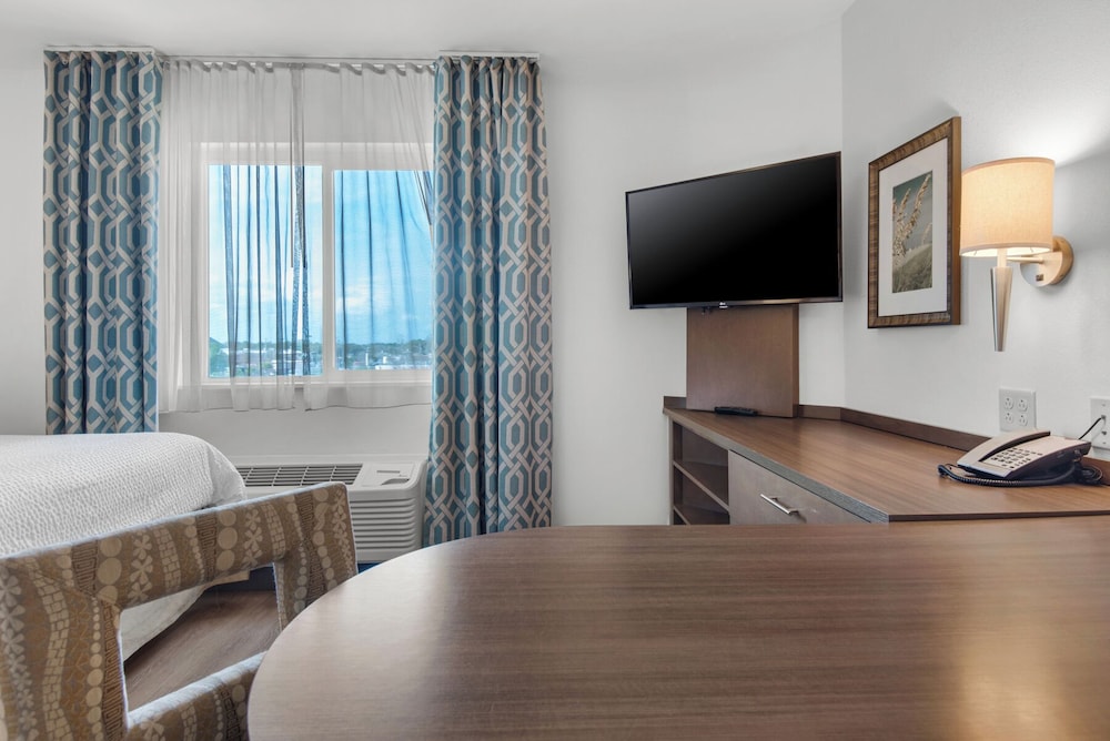 Candlewood Suites Pensacola University Area by IHG - photo 6